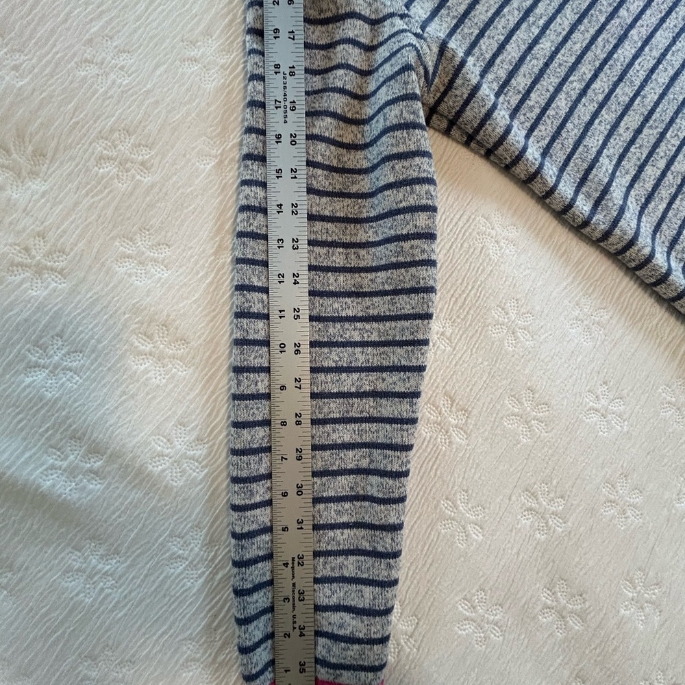 Vineyard Vines quarter zip top blue stripes size M - Picture 9 of 10